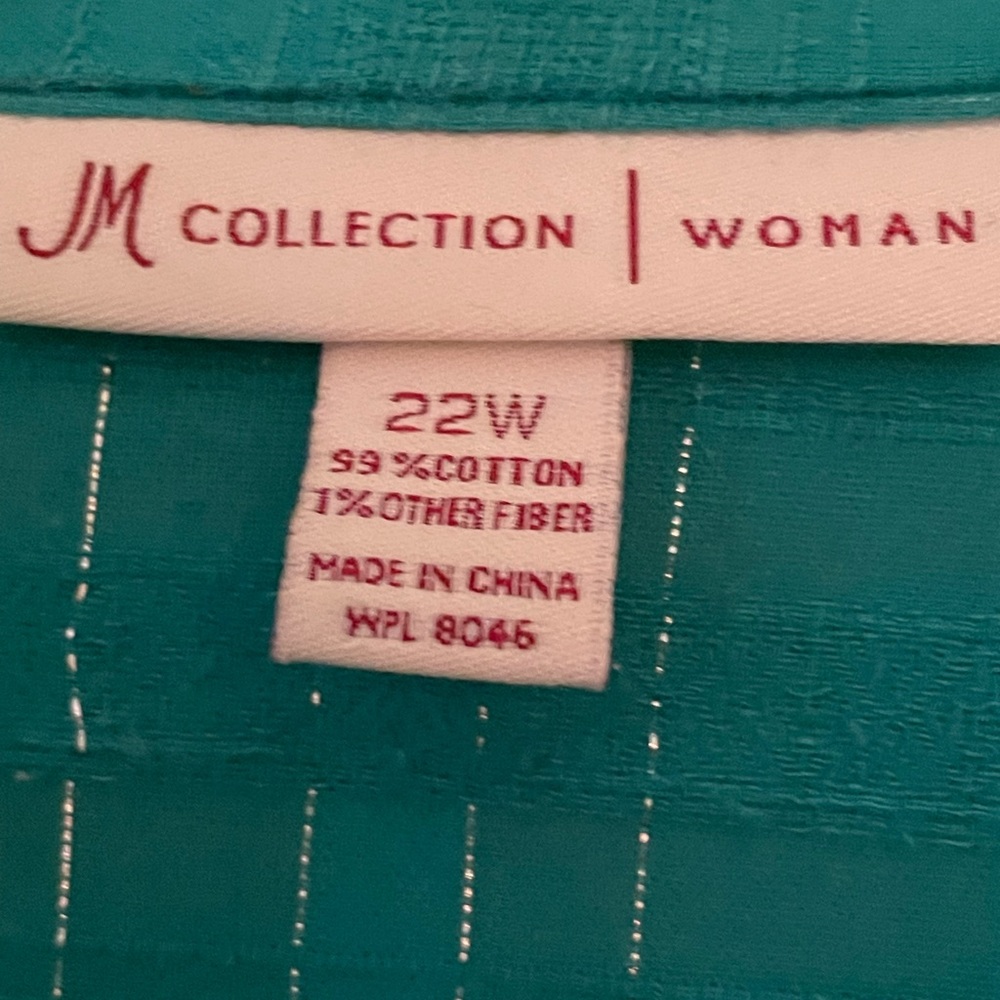 Pretty Plus Size Top Bundle - Picture 3 of 16